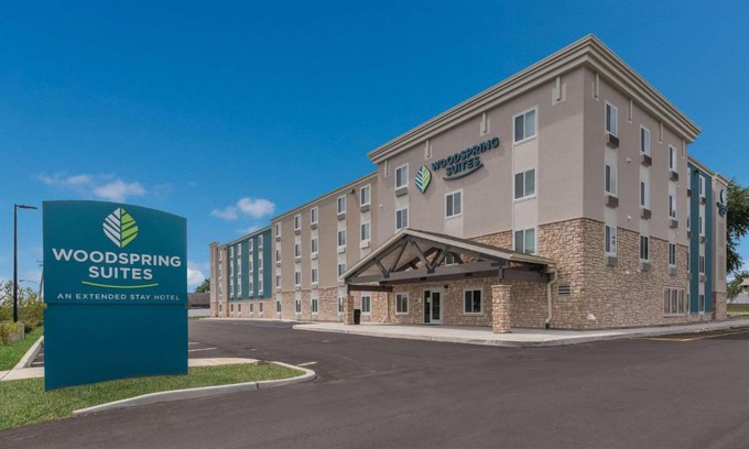 Bensalem Hotel | WoodSpring Suites Philadelphia Northeast