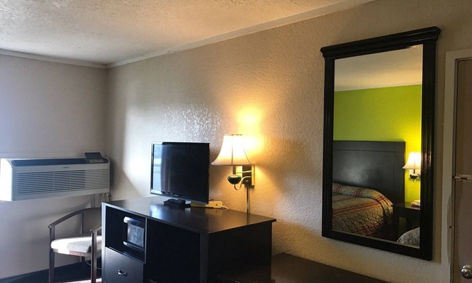 Woodville Hotel | Woodville Inn