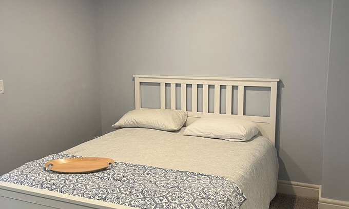 East Lake Hills House | Workspace near Microsoft, Meta, Lumen Field and T-Mobile Park