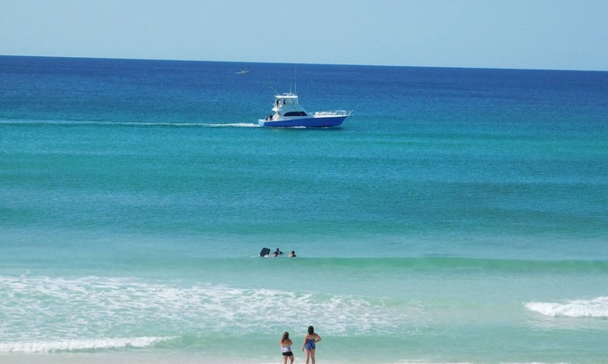 Fort Walton Beach Condo | Wow! Beautiful 3 BR Gulf-Front Condo.