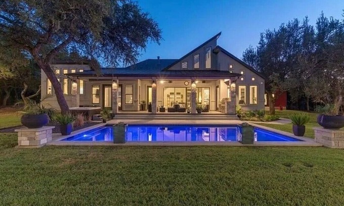 Austin Villa | Wow Factor Villa with Pool, Arcades, and More