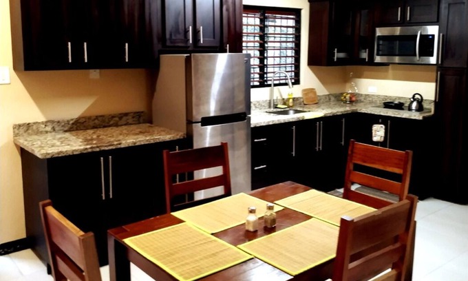 Barbican Apartment | WOW! Fast WiFi-Pool-Clean-Safe and Secure Parking