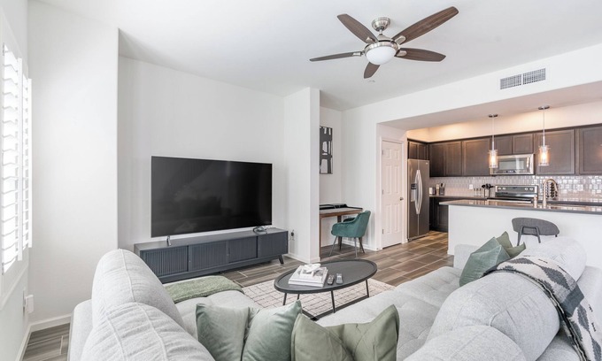 Desert Ridge Condo | Wow! Luxury Designer Townhome Aviano Resort Style