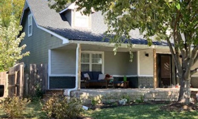 Wichita House | WOW! Spacious Retreat & amazing yard 2400+4bd/3bth