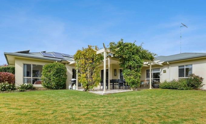 Orange House | Wren Hill - Dreamy Home with Spectacular Views