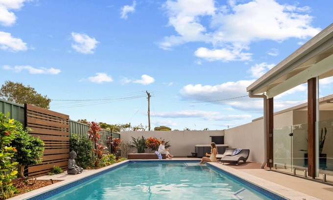 Wurtulla House | Wurtulla Seabreeze Sanctuary - Pool, Spa & PF