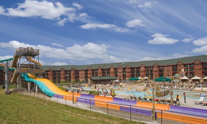 Lake Delton Condo | Wyndham Glacier Canyon |1BR/1BA King Suite w/Balc