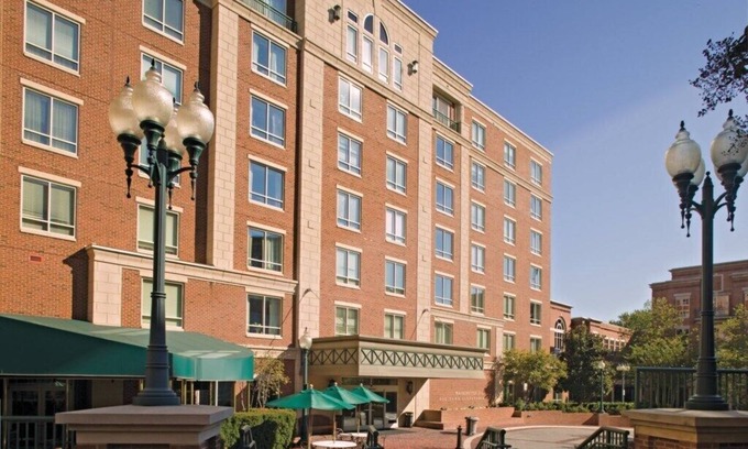 Old Town West Condo | Wyndham Old Town Alexandria - 1 Bedroom Condo