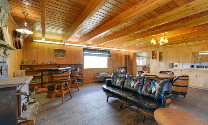 Daniel House | Wyoming Horse Property Near Outdoor Recreation!