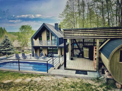 Bodzentyn House | Wzgórza Kunowskie - domy na wynajem z basenem, baliami i saunami