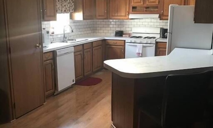 Mariah Hill House | X Marks the Spot(Blue)1.5 miles from Holiday World