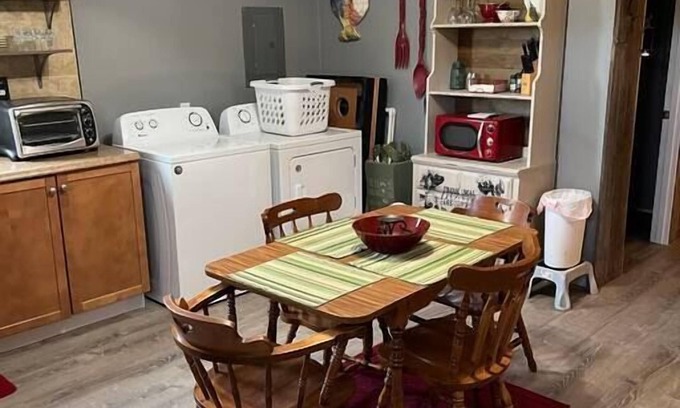 Mariah Hill House | X-Marks the Spot(Red) 1.5 miles from Holiday World