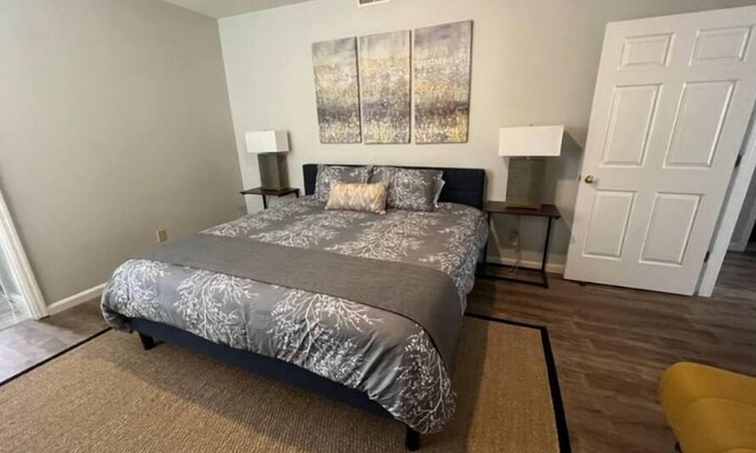 Avondale Condo | Xavier Place 5 - 3BR Hospital’s & Zoo