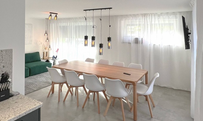 Schafhof Apartment | Xzllenz: House 100qm | 2 bath | parking | central