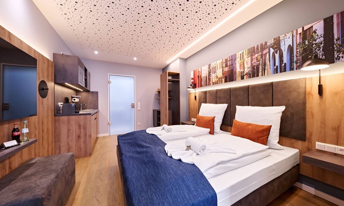 Schafhof Apartment | Xzllenz: SmartTV | Parking | subway | Private