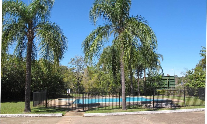Monkland Hotel | Y Motels Gympie