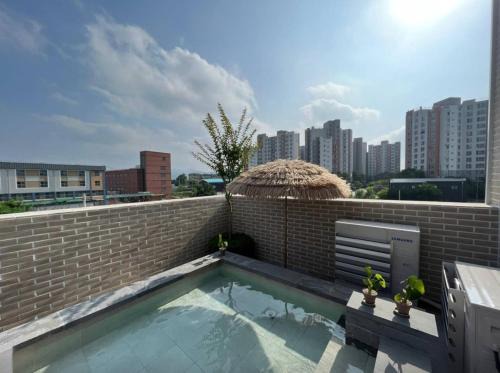 Yangju Villa | Yangju Inner City Pool Villa