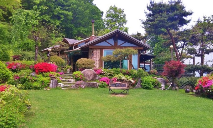 Gangsang House | Yangpyeong Dalbichi Meomuneunjip
