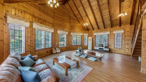 Yangyang House | Yangyang hwansangeui seong pension