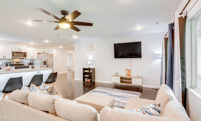 Lamar House | Yard w/Patio: Family-Friendly Home in Lamar!
