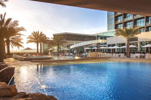 Abu Dhabi Resort | Yas Plaza Marina by IHG