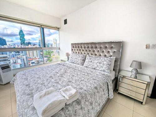 Marbella Apartment | Yc 2301-A l Amazing building on Balboa avenue