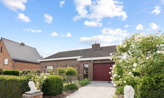 Lombardsijde House | Yde et Maré - single level home with garden