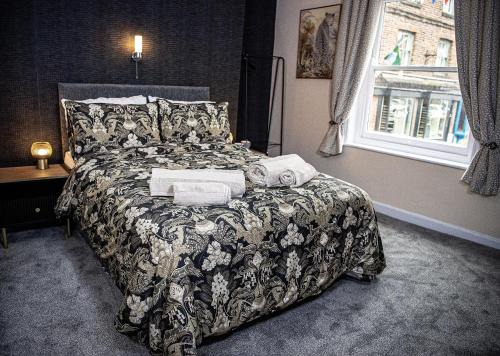 Ashbourne House | Ye Olde Vaults