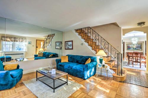 Yeadon House | Yeadon Townhome with Porch, 7 Mi to Center City