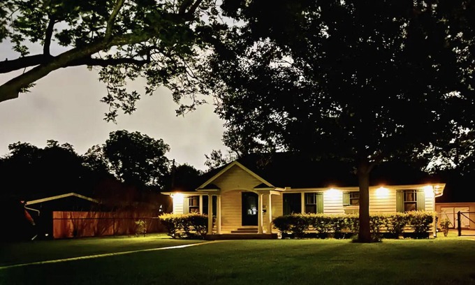 Southeast Houston House | Yellow Brick Road House 1miles from Hobby Airport