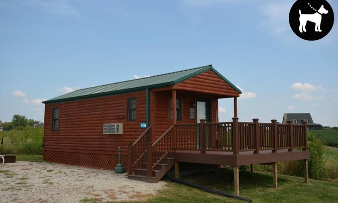 Moravia Cabin | Yellow Lab - Sleeps up to Three Adults