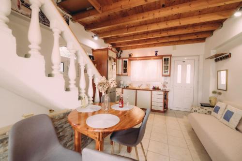 Archaia Olympia House | Yiannis' Maizonette Ancient Olympia - Happy Rentals