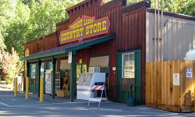 Harden Flat Resort | Yosemite Lakes Cabin 37