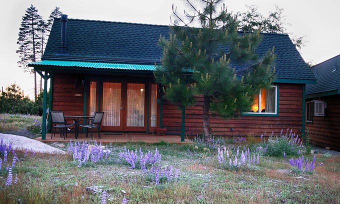 Foresta Cabin | Yosemite Hilltop Cabins, Sage Cabin,15 min to the Valley floor, Wifi
