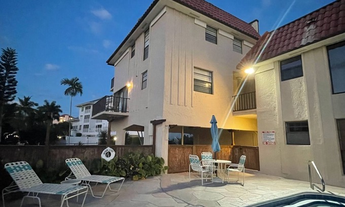 Marco Island Villa | You’ll LOVE the location -waterfront, stroll to beach. Reserve your stay today!