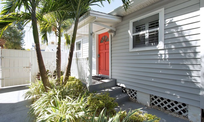 Treasure Island Cottage | Your Beach Cottage Getaway! 'Come and enjoy our sand and sunsets '