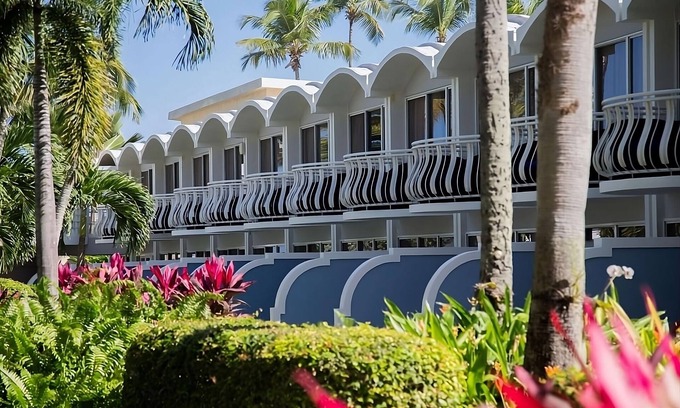 Isla Verde Hotel | Your Beachfront Getaway in Isla Verde | Suite with City View | Outdoor Pool