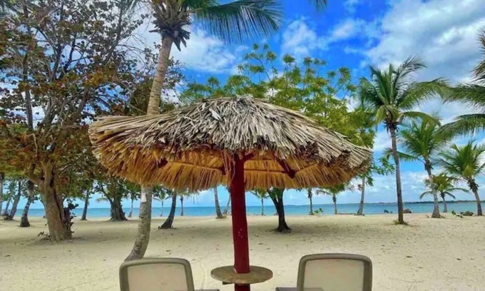 El Soco Apartment | Your Caribbean island paradise condo just steps away from the beach