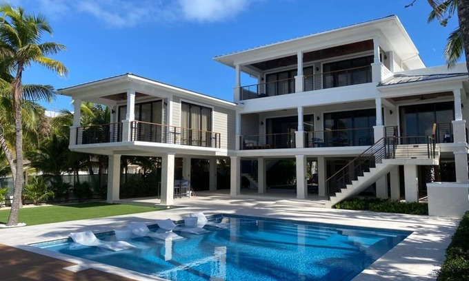 Key Largo House | Your Exclusive Slice of Paradise - where luxury meets tranquility!