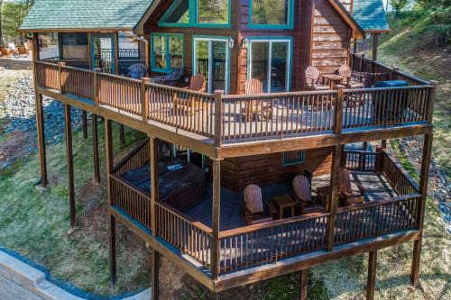 Ellijay House | Your Get Away in Ellijay - River Resort with Hot Tub