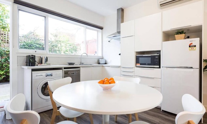 St. Kilda East Apartment | Your Home Away from Home