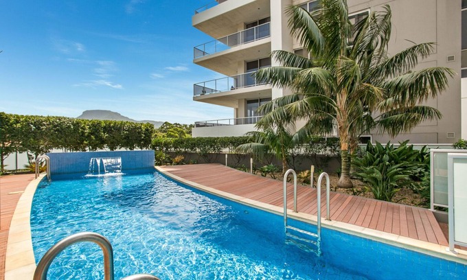 Wollongong CBD Apartment | Your Luxurious Wollongong Getaway! High end CBD apartment with city views