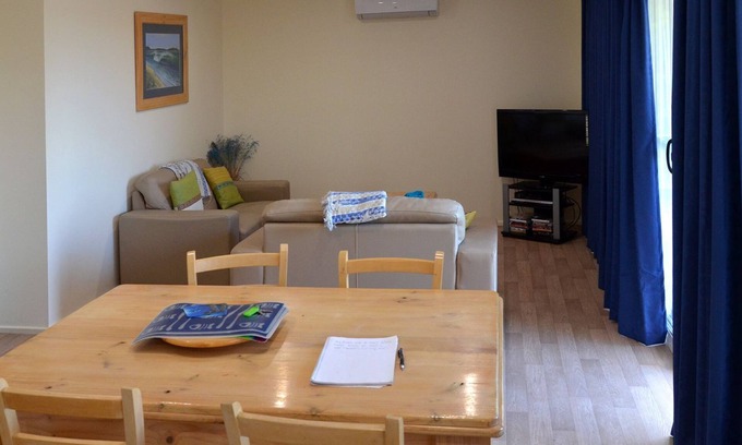 Warrenben House | Your Marion Bay Getaway | Self-Contained Family Unit Near Innes National Park