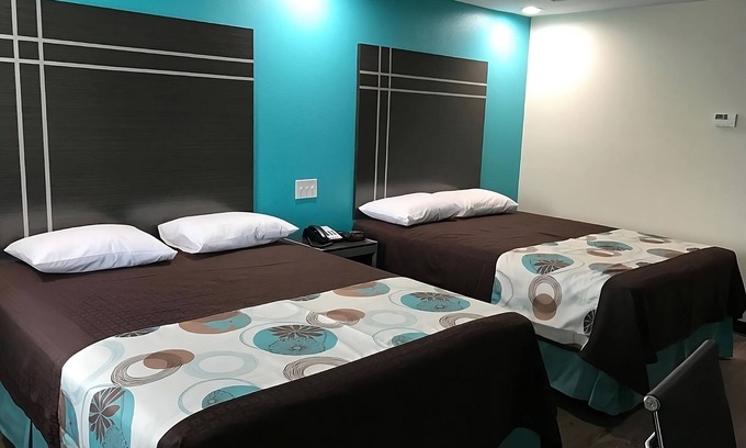 Spring Hotel | Your Relaxing Getaway Awaits! 4 Comfortable Units, w/Kitchen, Free Parking