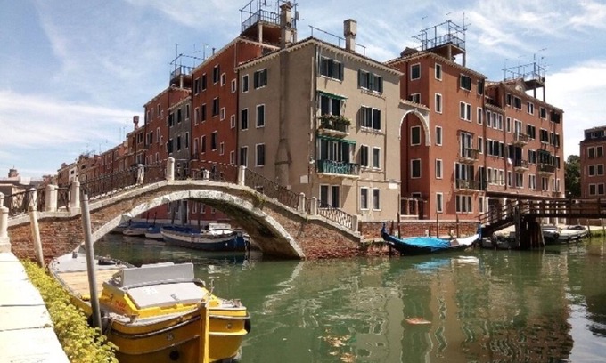 Santa Croce House | Your room in the historic center of Venice.