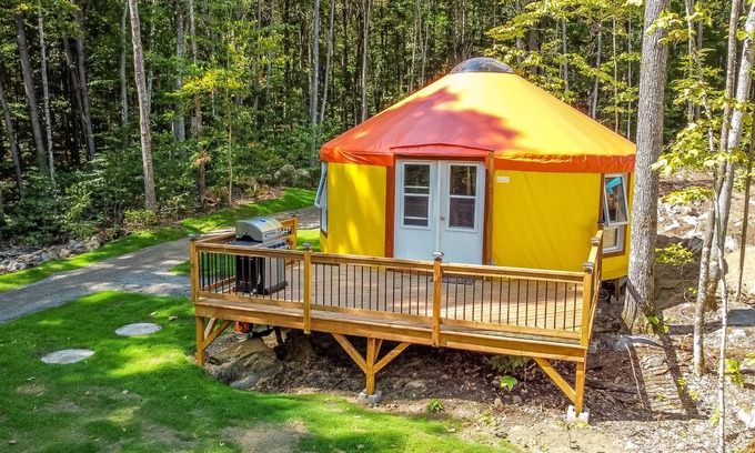 Notre-Dame-du-Laus Ski Chalet | Yourte de luxe la perdrix