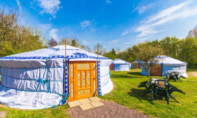 Ouffieres Cabin | Yourte Traditionnelle de Mongolie : Idéale Pour un Séjour Insolite !