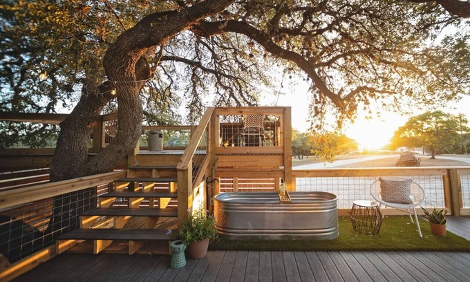 Dripping Springs RV Rental | Yurt 2 · Yurt In The Trees #2, Elevated Yurt w/Lux Bathroom