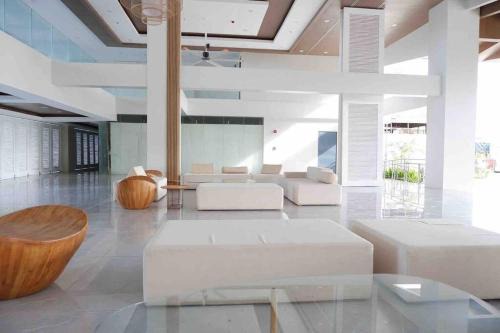 Basak Apartment | Yvonne Condo at Primeworld Lapu Lapu, Mactan Cebu