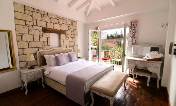 Alacati Hotel | Zübeyde Hanım Alaçatı